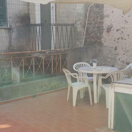 Terrazza Nel Borgo Apartamento Santo Stefano di Magra Exterior foto